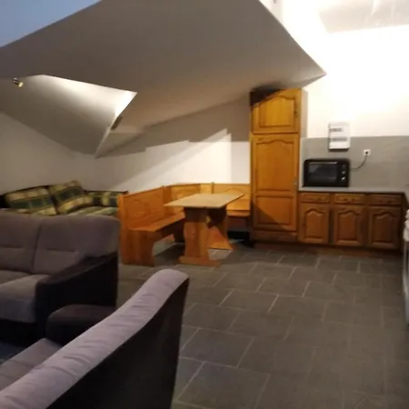 Insolite! Plusieurs Dans Ferme Equestre * Rehaincourt