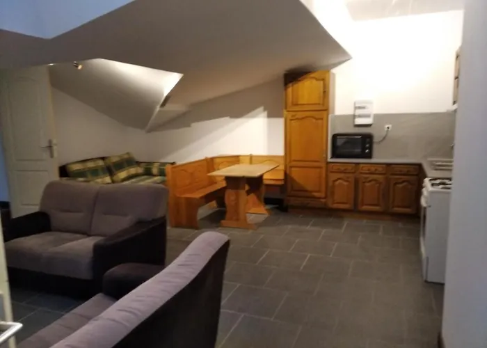 Insolite! Plusieurs Dans Ferme Equestre * Rehaincourt